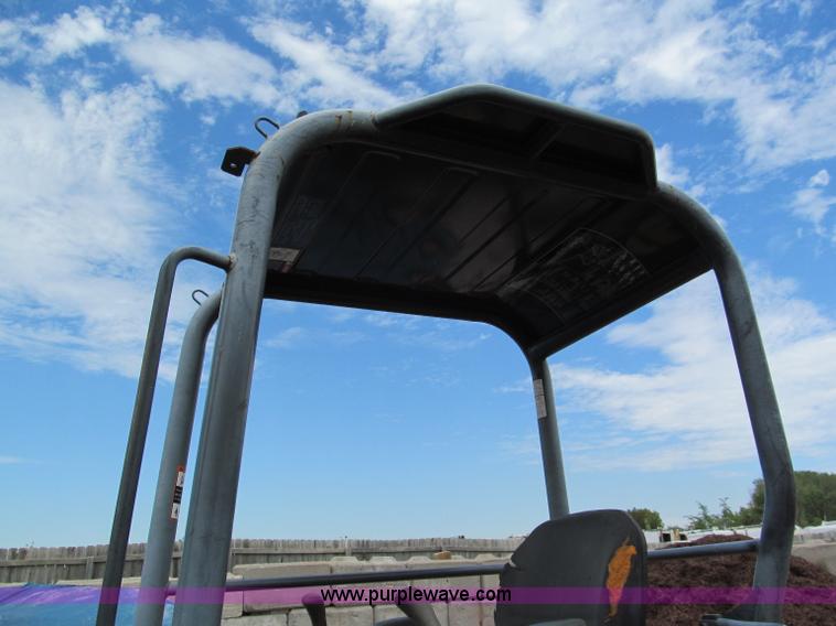 image for item C2461 2001 John Deere 27 ZTS compact excavator