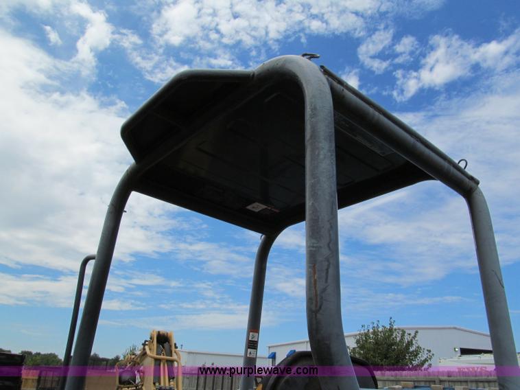 image for item C2461 2001 John Deere 27 ZTS compact excavator