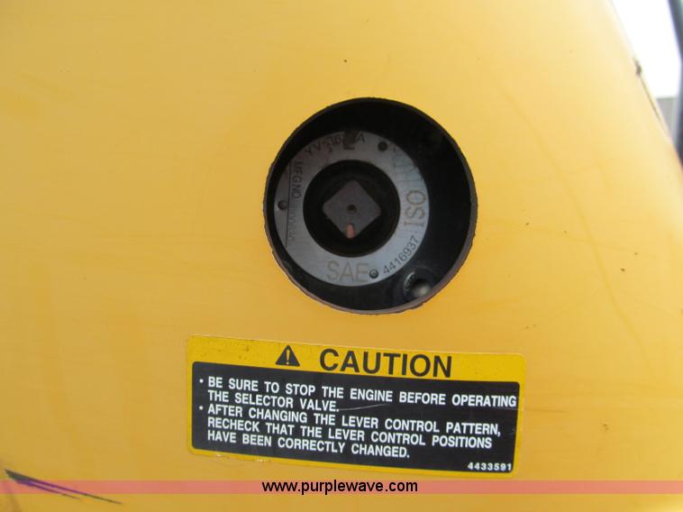 image for item C2461 2001 John Deere 27 ZTS compact excavator