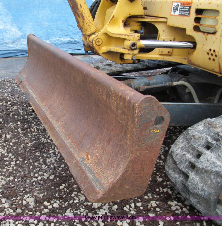 image for item C2461 2001 John Deere 27 ZTS compact excavator