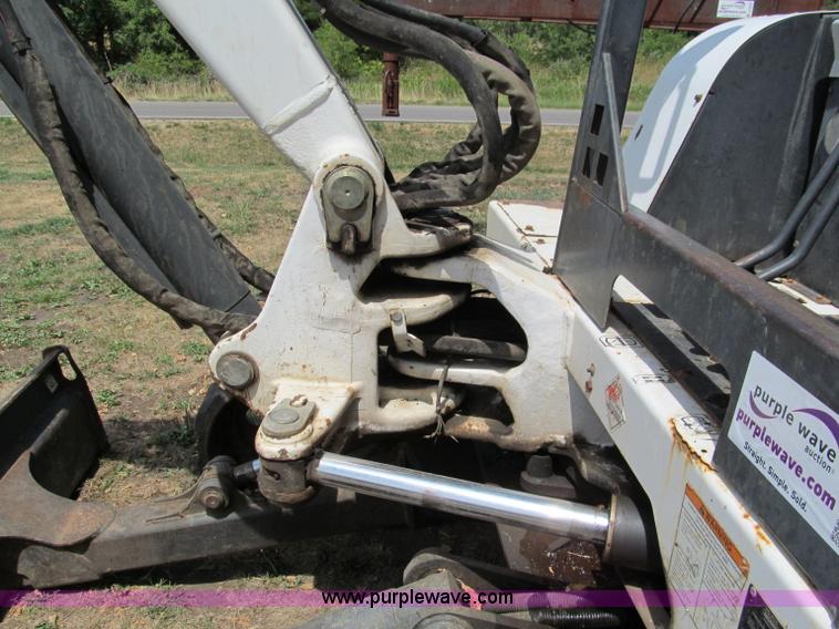image for item C2472 1999 Bobcat 341 compact excavator