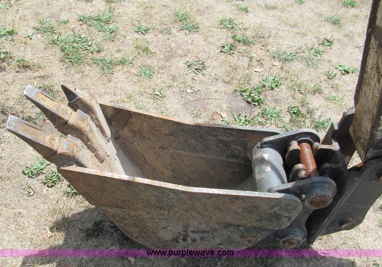 image for item C2472 1999 Bobcat 341 compact excavator