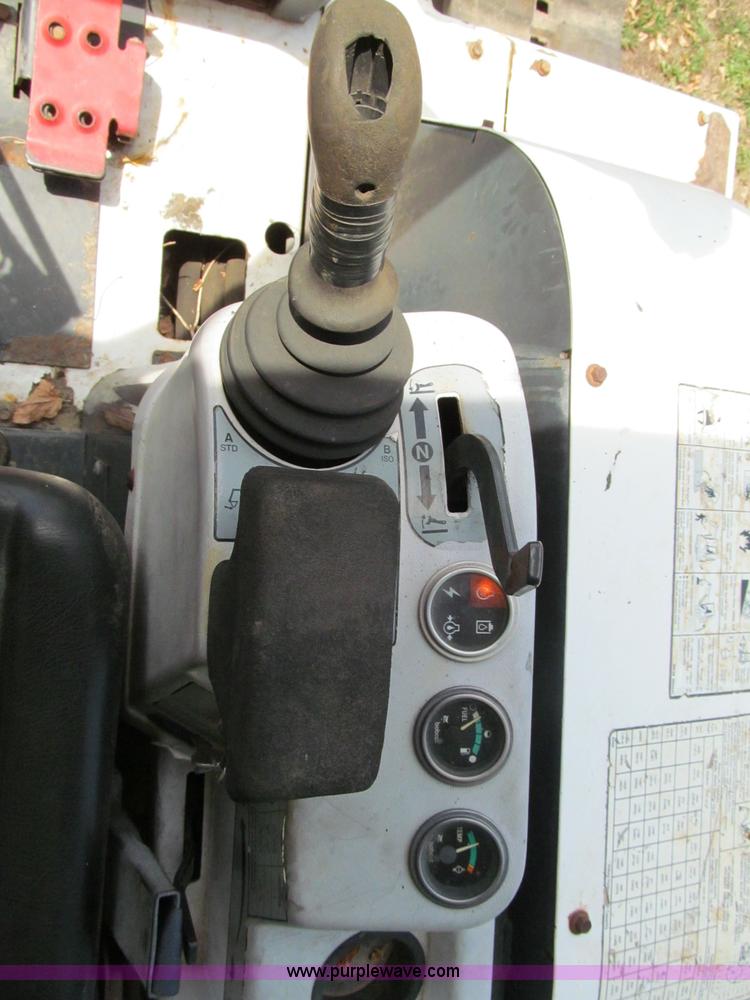 image for item C2472 1999 Bobcat 341 compact excavator