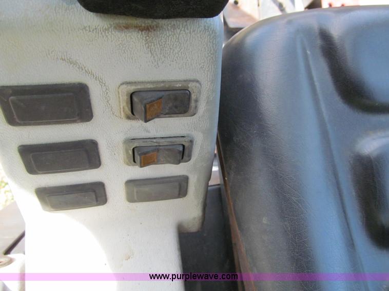 image for item C2472 1999 Bobcat 341 compact excavator