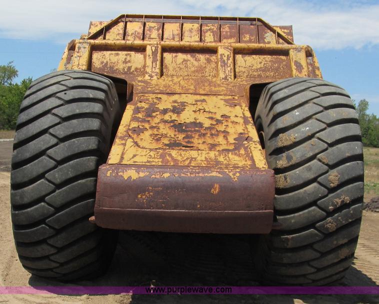 image for item C2475 1969 Caterpillar 633 elevating scraper