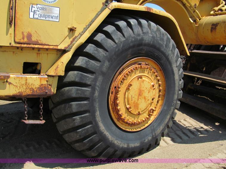 image for item C2475 1969 Caterpillar 633 elevating scraper
