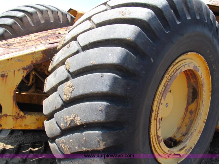 image for item C2475 1969 Caterpillar 633 elevating scraper