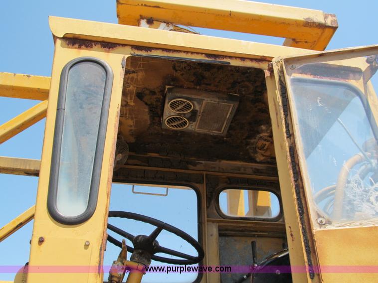 image for item C2475 1969 Caterpillar 633 elevating scraper