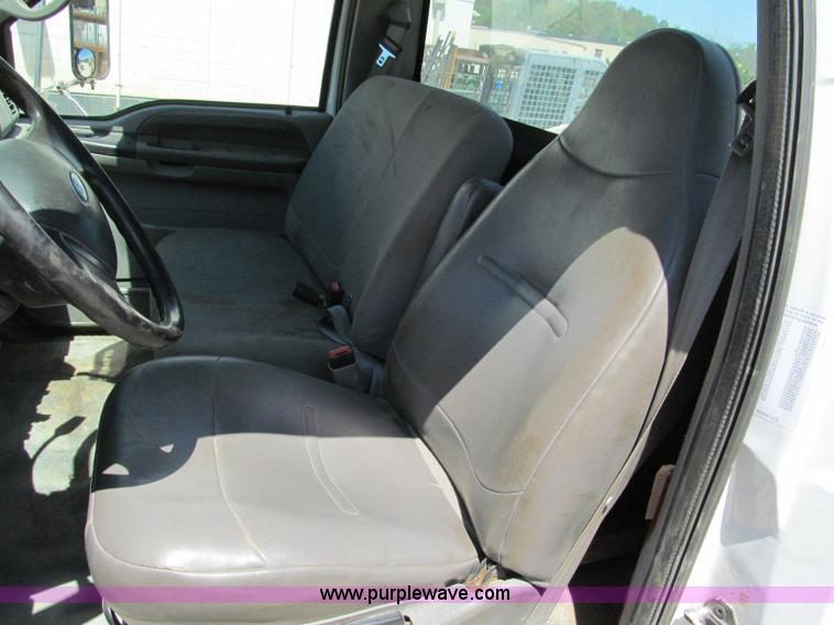 image for item C2495 2008 Ford F750 XLT Super Duty truck cab and chassis