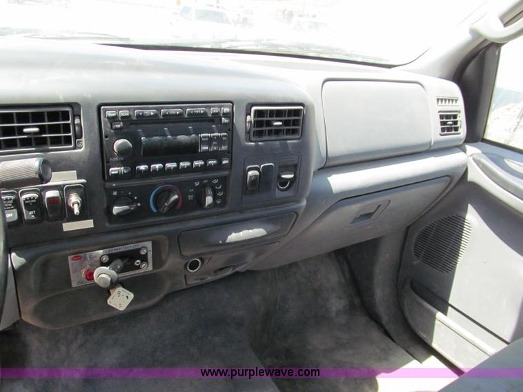 image for item C2495 2008 Ford F750 XLT Super Duty truck cab and chassis