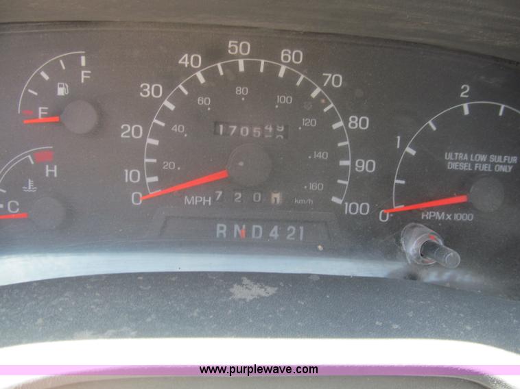 image for item C2495 2008 Ford F750 XLT Super Duty truck cab and chassis