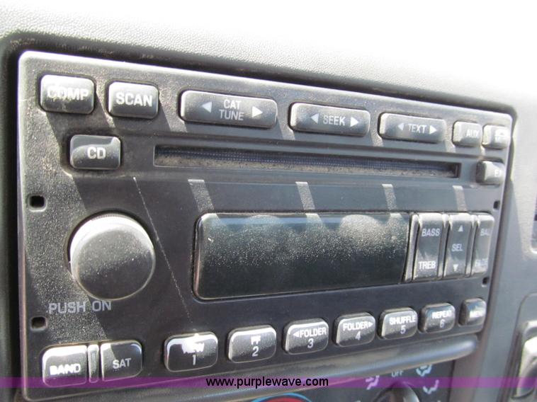 image for item C2495 2008 Ford F750 XLT Super Duty truck cab and chassis