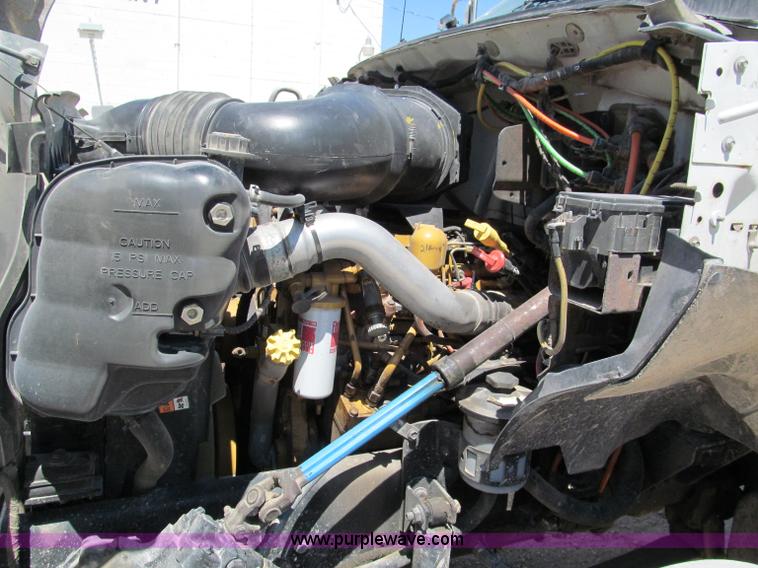 image for item C2495 2008 Ford F750 XLT Super Duty truck cab and chassis