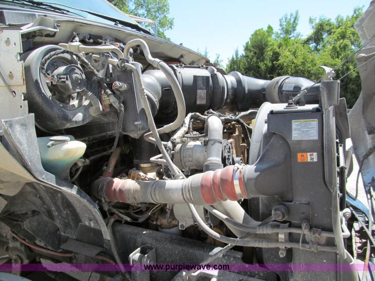 image for item C2495 2008 Ford F750 XLT Super Duty truck cab and chassis