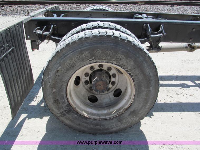 image for item C2495 2008 Ford F750 XLT Super Duty truck cab and chassis