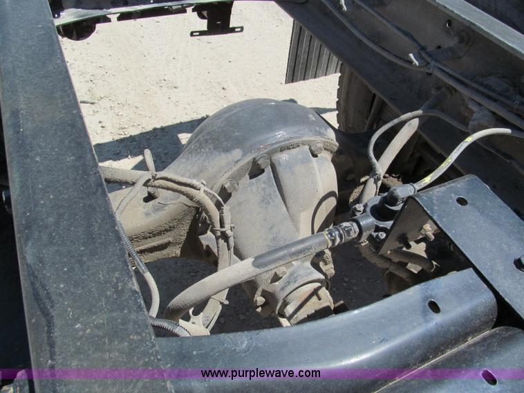 image for item C2495 2008 Ford F750 XLT Super Duty truck cab and chassis