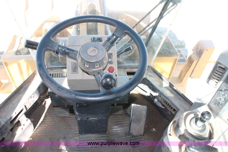 image for item C2726 1996 Case 821B articulated wheel loader