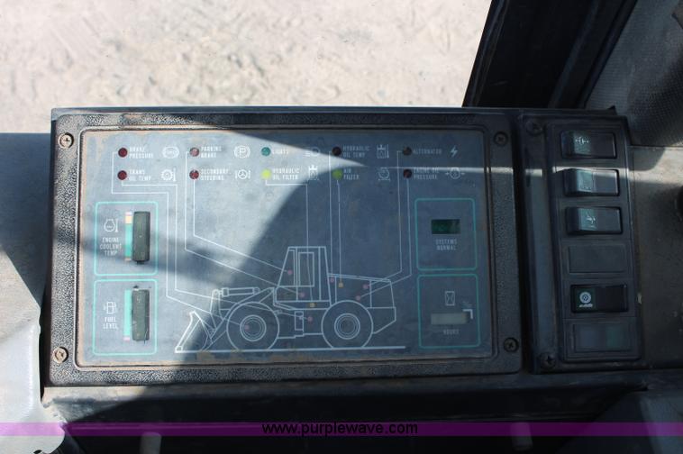 image for item C2726 1996 Case 821B articulated wheel loader