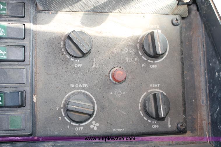 image for item C2726 1996 Case 821B articulated wheel loader