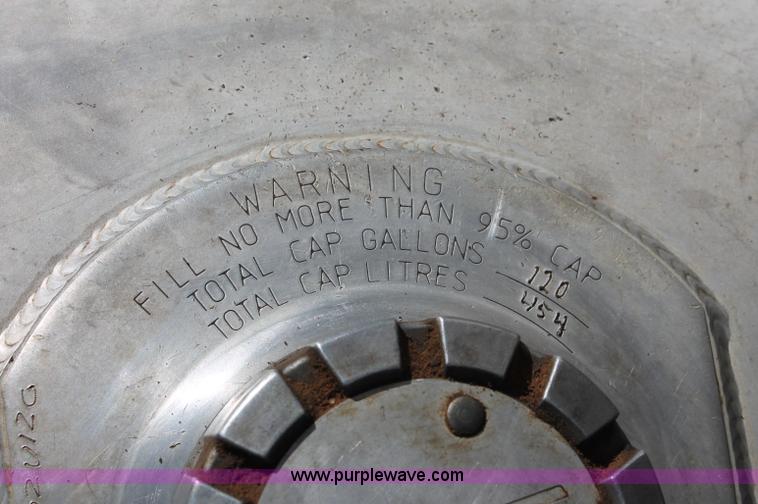 image for item C2727 2003 Kenworth T600 semi truck