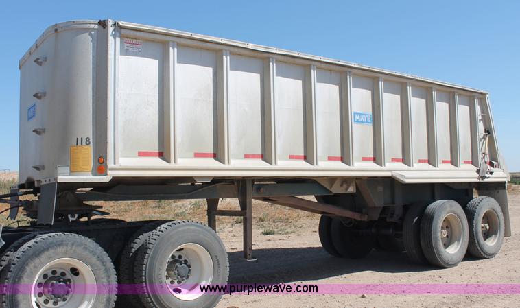 image for item C2728 1992 Mate 26' end dump trailer