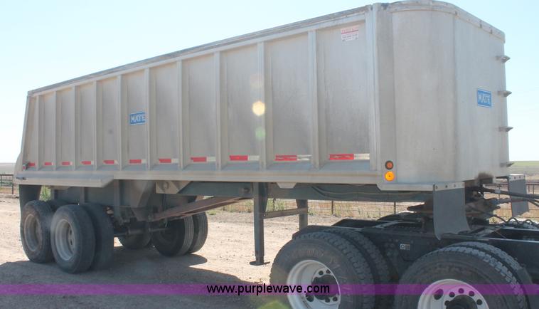 image for item C2728 1992 Mate 26' end dump trailer