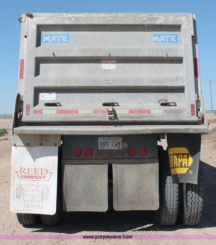 image for item C2728 1992 Mate 26' end dump trailer