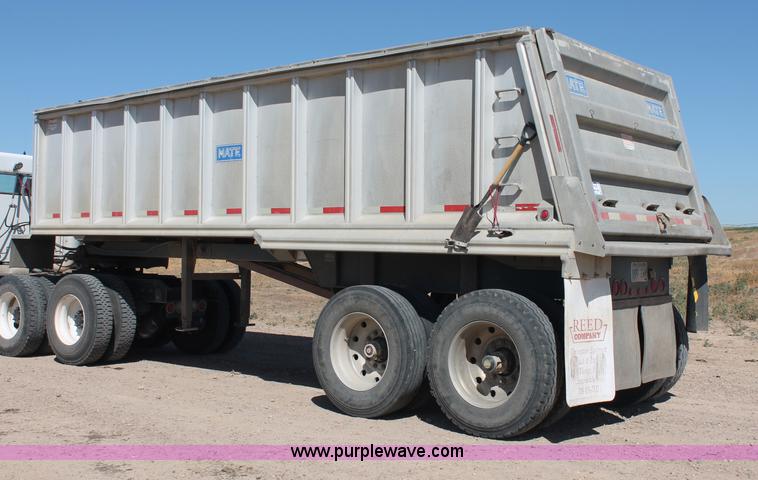 image for item C2728 1992 Mate 26' end dump trailer