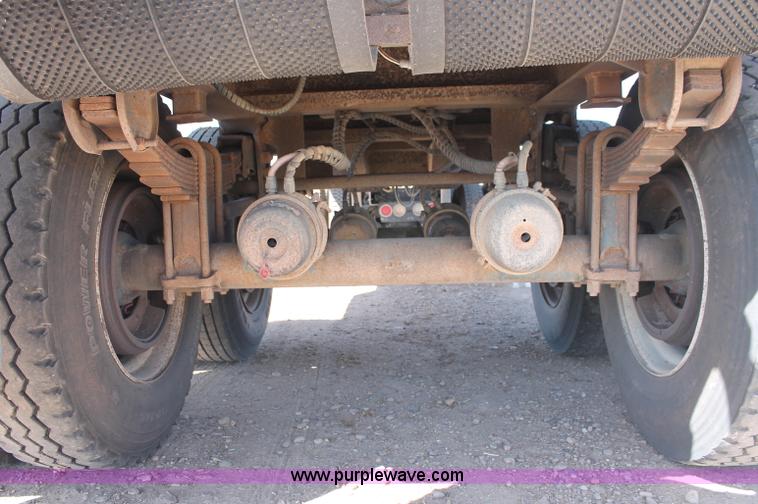 image for item C2728 1992 Mate 26' end dump trailer