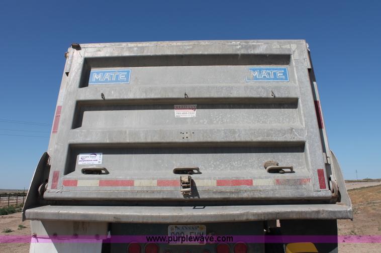 image for item C2728 1992 Mate 26' end dump trailer