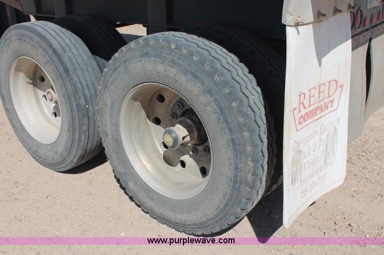 image for item C2728 1992 Mate 26' end dump trailer