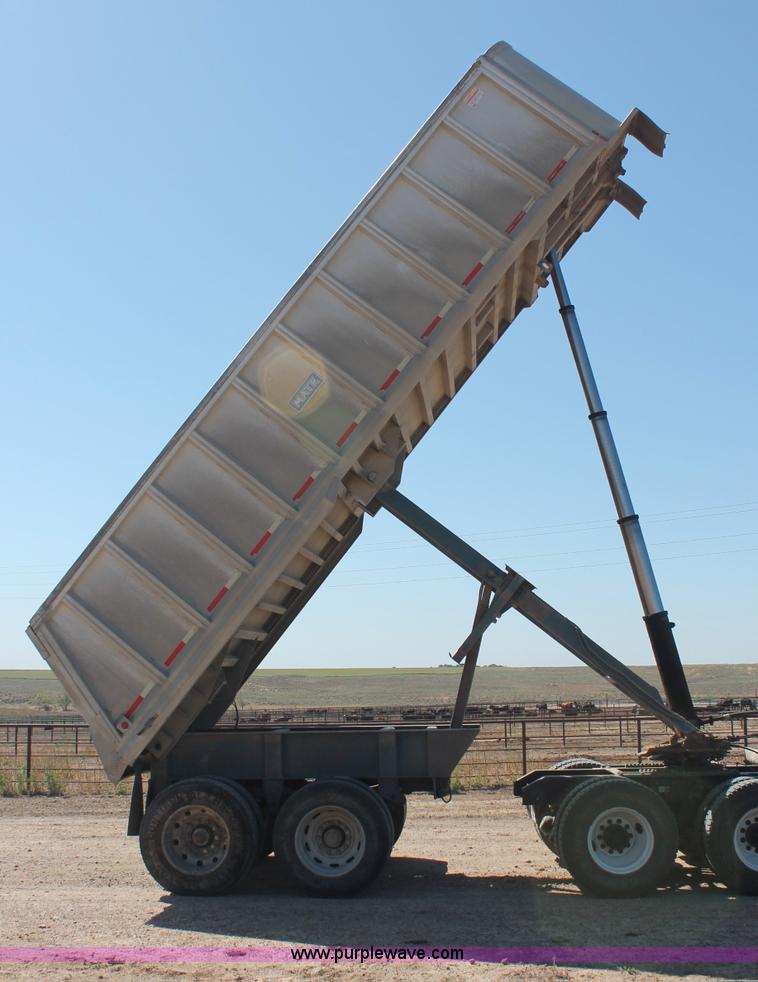 image for item C2728 1992 Mate 26' end dump trailer