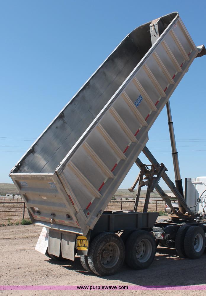 image for item C2728 1992 Mate 26' end dump trailer