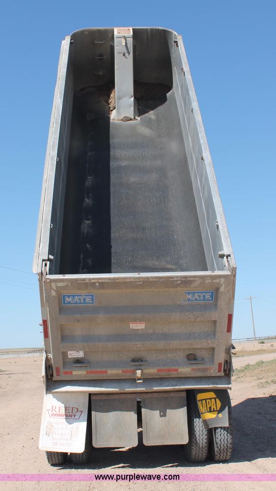 image for item C2728 1992 Mate 26' end dump trailer