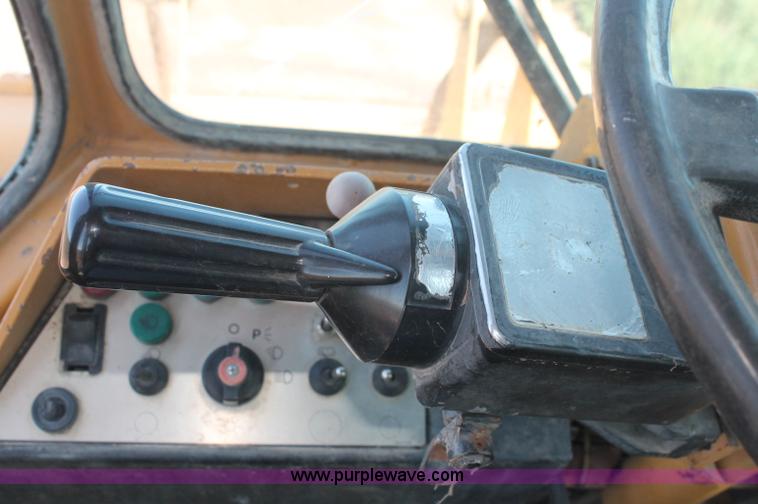 image for item C2729 Fiat-Allis 580FR articulated wheel loader