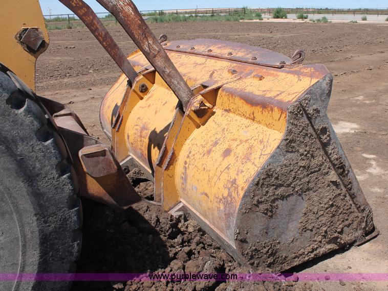 image for item C2729 Fiat-Allis 580FR articulated wheel loader