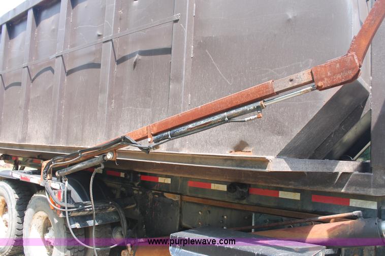 image for item C2737 1985 Mack DM685S roll off truck