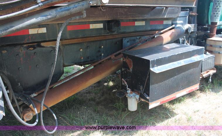 image for item C2737 1985 Mack DM685S roll off truck