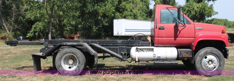 image for item C2738 1996 GMC TopKick roll off truck
