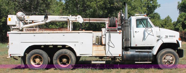 image for item C2739 1975 GMC Brigadier utility service truck