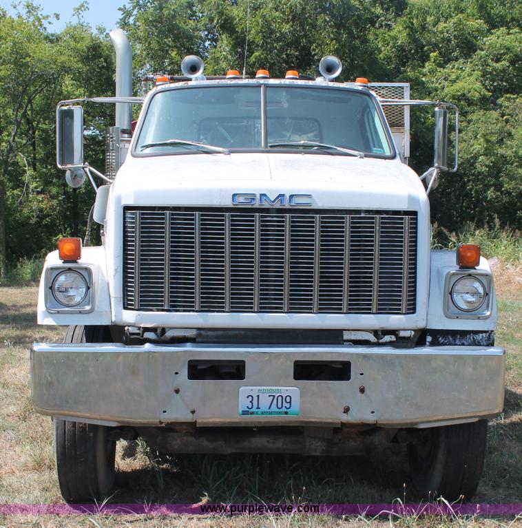 image for item C2739 1975 GMC Brigadier utility service truck