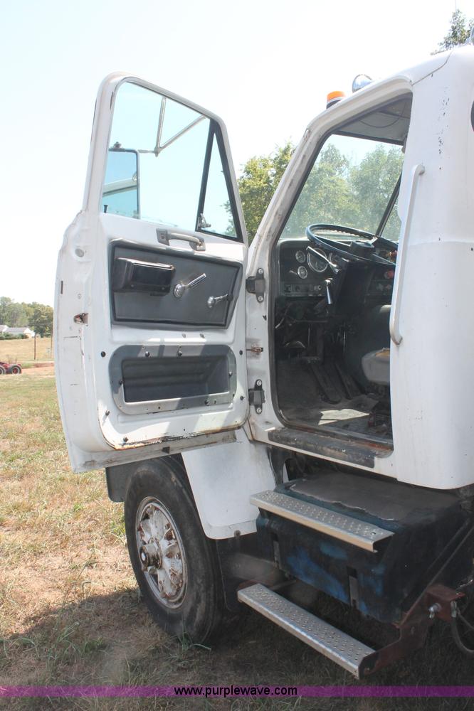 image for item C2739 1975 GMC Brigadier utility service truck