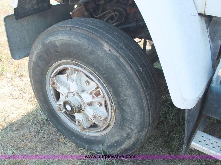 image for item C2739 1975 GMC Brigadier utility service truck