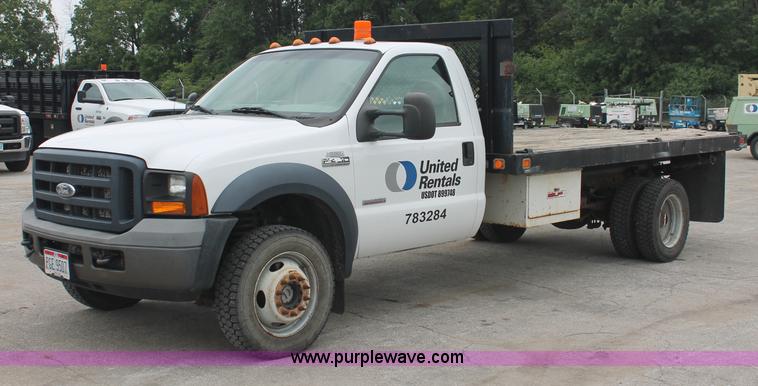 image for item C2756 2006 Ford F450 XL Super Duty flatbed pickup truck