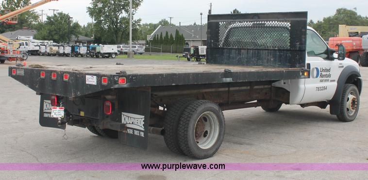 image for item C2756 2006 Ford F450 XL Super Duty flatbed pickup truck