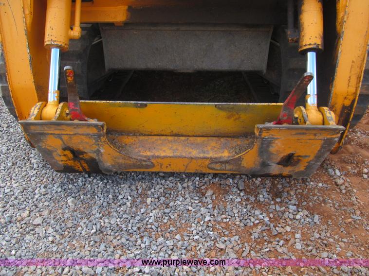 image for item C3527 2004 Mustang MTL25 high flow track skid steer