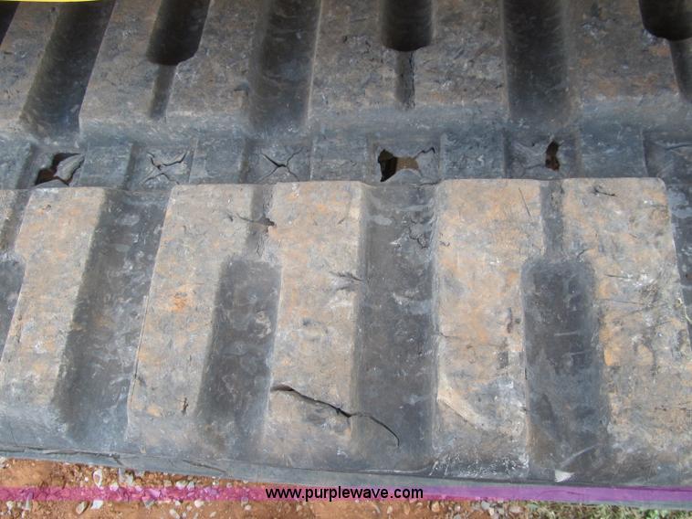 image for item C3527 2004 Mustang MTL25 high flow track skid steer