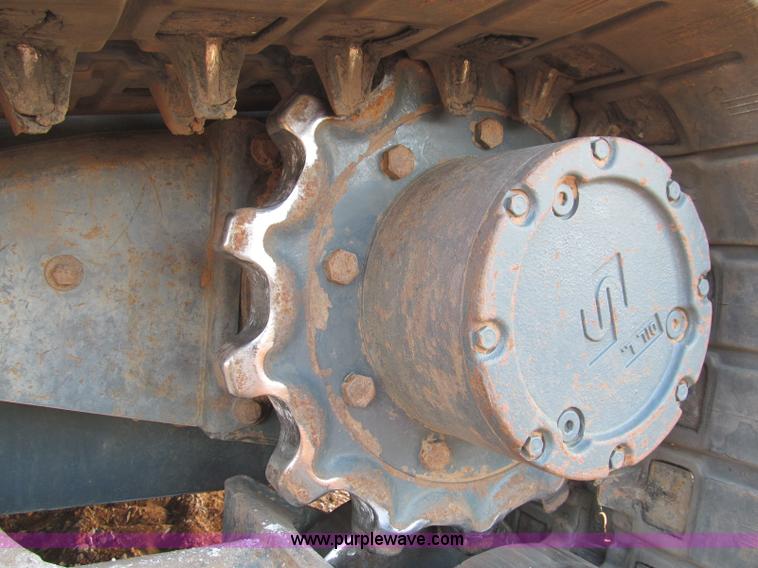 image for item C3527 2004 Mustang MTL25 high flow track skid steer