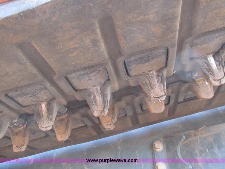 image for item C3527 2004 Mustang MTL25 high flow track skid steer