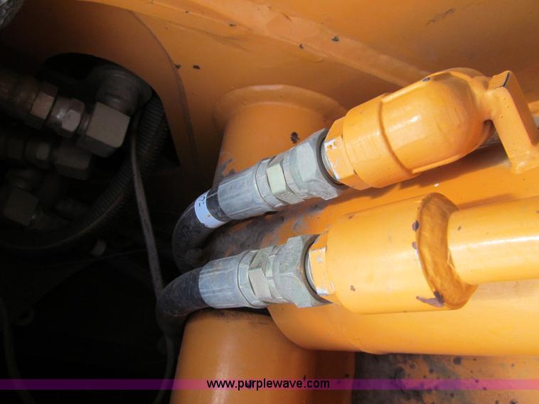 image for item C3527 2004 Mustang MTL25 high flow track skid steer